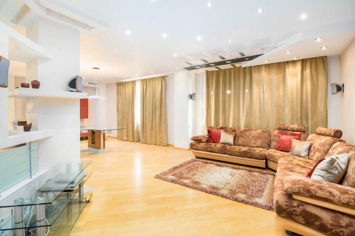 БЕЗ% Новобіличі, Булаховського 5В, 3 спальні + кухня-студія - фото 1