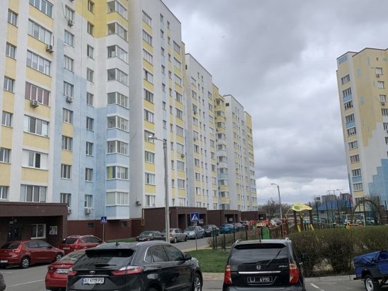 Однокмнатная ул Боголюбова срочно продам Киев