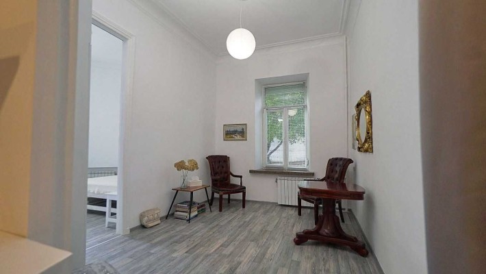 Євродвушка в серці Києва — вул. Набережно-Хрещатицька, 7 - фото 1