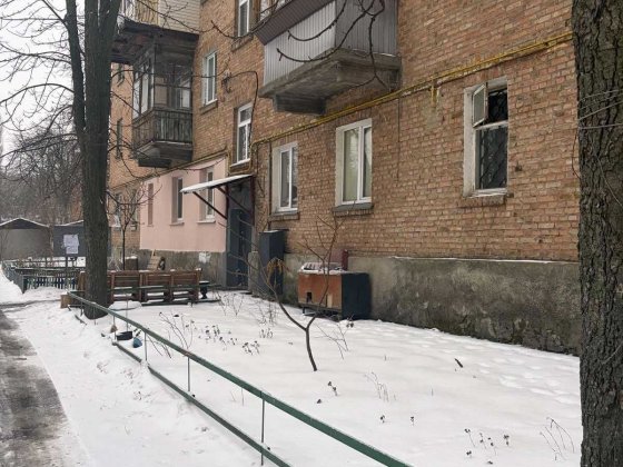 Продам 2к Подільський р-н ,провулок Биківський буд 9 Киев