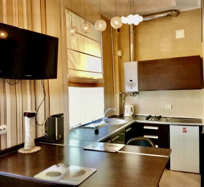 1-кім .Поділ.  Введенска 6. Контрактова - фото 1