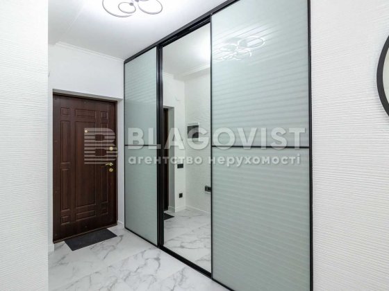 Продаж 3к 130м2 ЖК Олександрівський Севастопольська площа генератор Киев