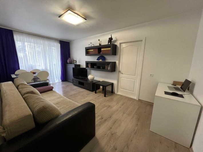 Продам 2-х кім.кв. з ремонтом, 15 хвилин метро. - фото 1