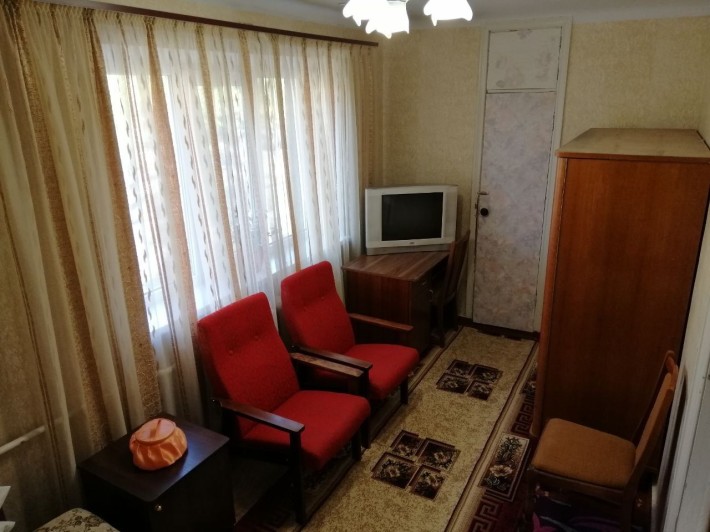 Продається 2 кімнатна квартира в Лісках - фото 1