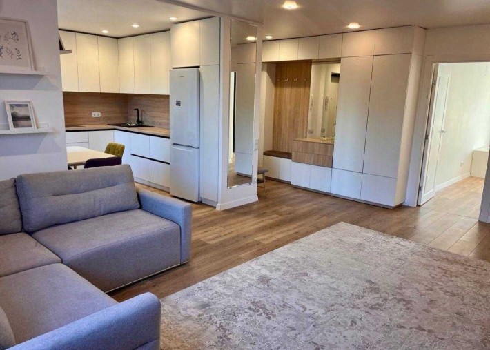 Продаж 4-кімнатної квартири з новим євроремонтом - фото 1