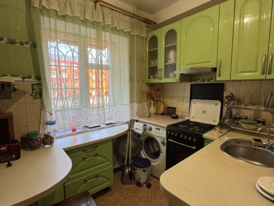 Трехкомнатная квартира, Космонавтов, Хаджибейский район Одеса