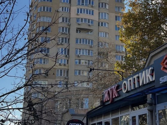 Продам  2 комн. квартиру 80 м2. Говорова, парк Победы. Море рядом ! Одесса