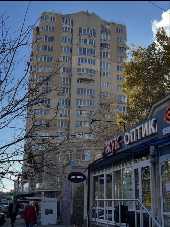 Продам  2 комн. квартиру 80 м2. Говорова, парк Победы. Море рядом ! - фото 1