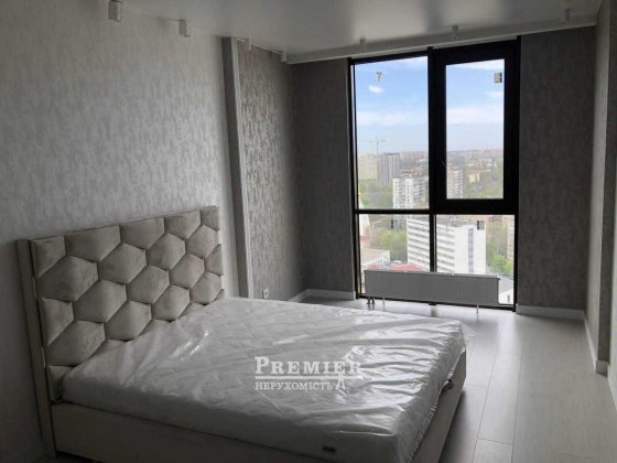 3 кімнатна квартира.Сучасний ремонт. Панорама на місто та море. Одесса