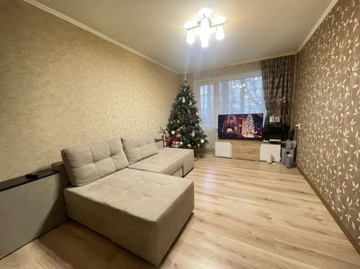 Продаю 3 квартиру с кап. ремонтом пл Победы пр. Мира! - фото 1