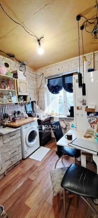 Продам 2ком кв раздельными комнатами и гардеробной на ул Байрона - фото 1