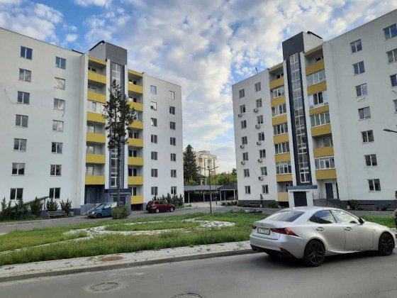 Продам 2к.кв.ЖК Речной квартал,ул.Франковская 10б,5\7,пл81м2,капремонт Харків