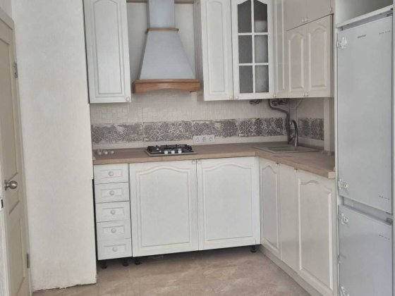 Продам 1 кімнатну квартиру, цоколь вул. Січова 31 Софіївська Борщагівка