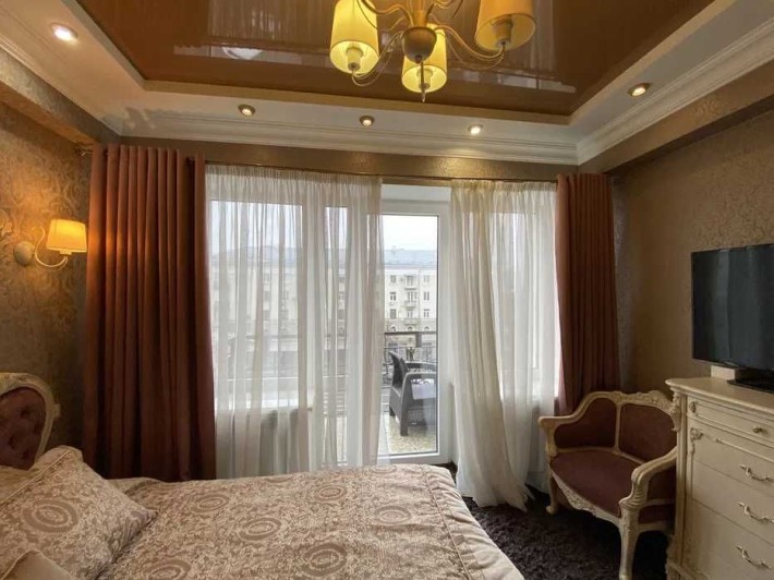 Науки 18/9! ЭЛИТНАЯ СТАЛИНКА! Ж/Б! Продам 2 ком квартиру 46 м2 - фото 1