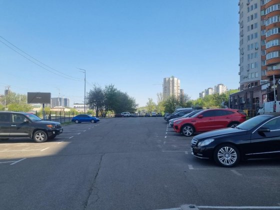 Оренда / Паркування / вул. Саперно-Слобідська, Київ Киев