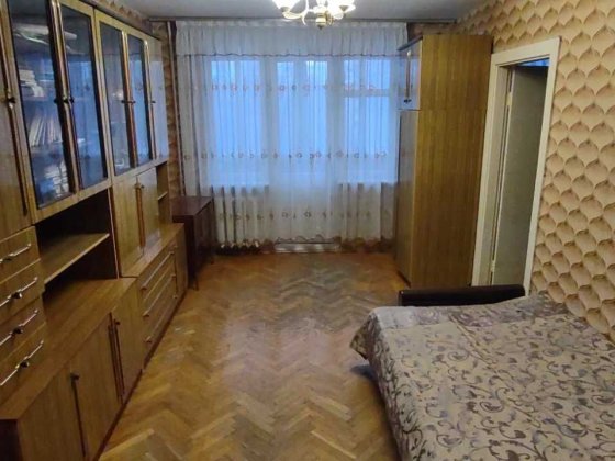 Продаю з-х кімнатну квартиру Святошинський р-н Туполева (Мрії) 15Б Киев