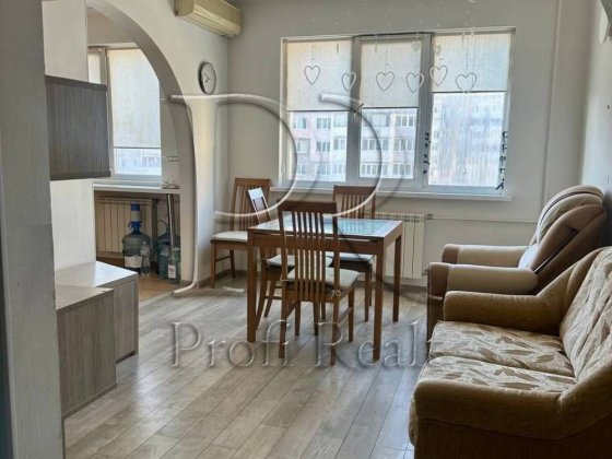 Продаж 3 кімн. квартири за адресою Н. Ужвій 4в, Виноградар Киев