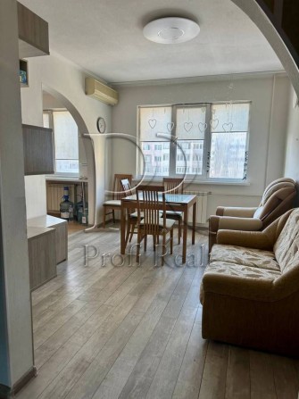 Продаж 3 кімн. квартири за адресою Н. Ужвій 4в, Виноградар - фото 1