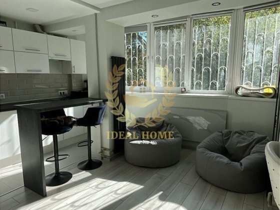 Продається 1 к квартира у центрі ( вул. Кирилівська) Київ