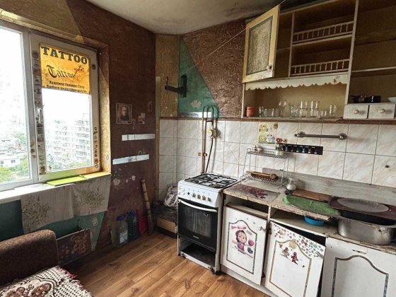 Вул. Жюль Верна (Ромена Ролана), 7Б, кватира під ремонт, торг! Вільна! Киев