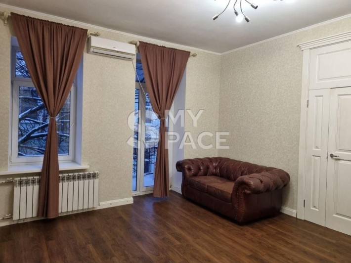 Квартира в історичному будинку на Подолі вул. Межигірська, 22 - фото 1