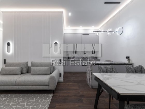 Продаж нової 2к квартири ремонт 64м2 Олеся Гончара Золоті Ворота Центр Київ