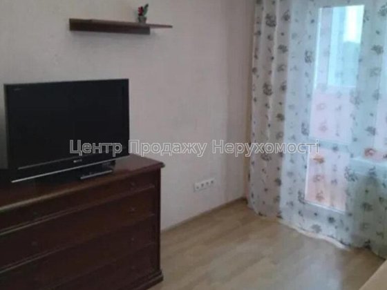 Продам 1-кімн. світло є завжди,20 хвилин до ст.метро ІВ Київ