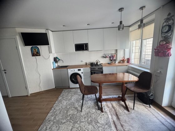 1 комн. квартира с двумя зонами отдыха на С. Руданского, 1 А. Київ