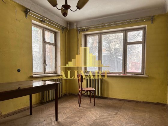 Продаж 2 кім квартири на 1 поверсі під ремонт, Виноградар Вітряні Гори Київ