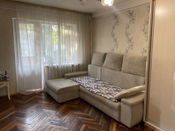 Продам 2к квартиру метро Дорогожичі 2й поверх з 5 Киев