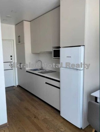 м. Житомирська 5хв! 1к студія біля метро! Вулиця Василя Стуса 35 - фото 1