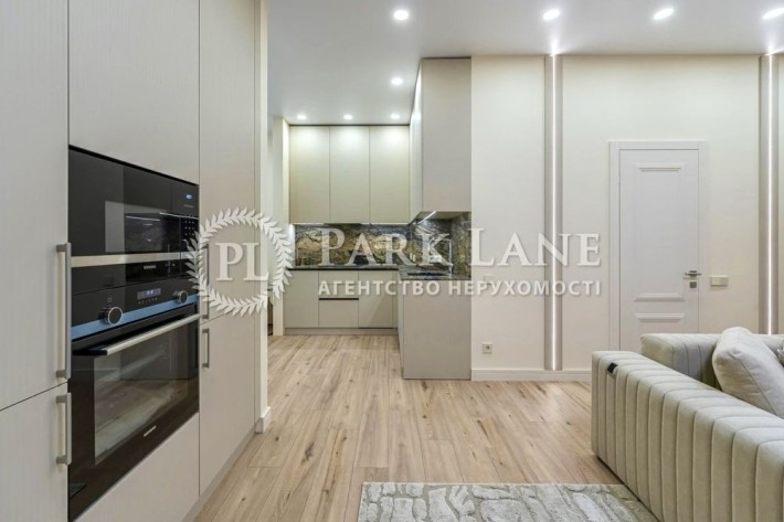 3-кімн., ЖК Володимирський Антоновича Василькіська ст.м.Палац Україна - фото 1