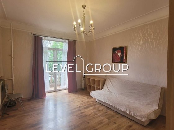 2К Юрківська 36/10 Сталінка Метро Тараса Шевченка Київ