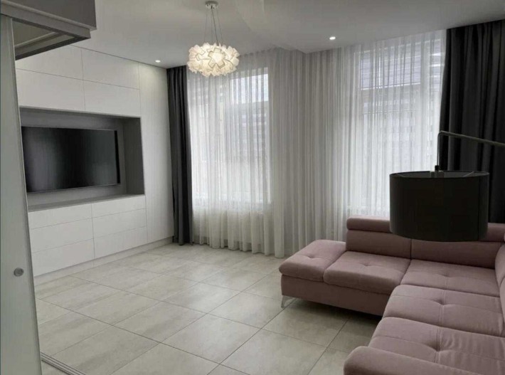 Уютная 1 к квартира на фонтане 57 кв. м. - фото 1