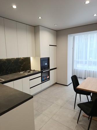 Зданий будинок. Новий ремонт. Уютний квартал з невеликим балконом ГАЗ - фото 1