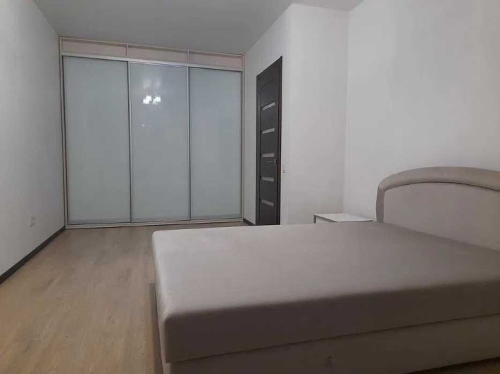 ‼️ЖК Мира 1 ‼️, просторная 1 ком. кв. 41 м2, метро Масельского (22905) - фото 1