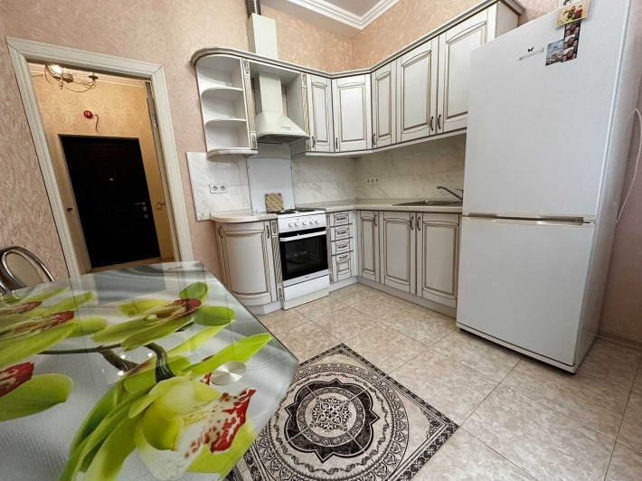 1 комнатная квартира с ремонтом в новом доме на Таирова - фото 1