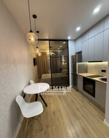 1 комнатная квартира 33 м2 с Ремонтом 5 Фонтана ЖК Акрополь - фото 1