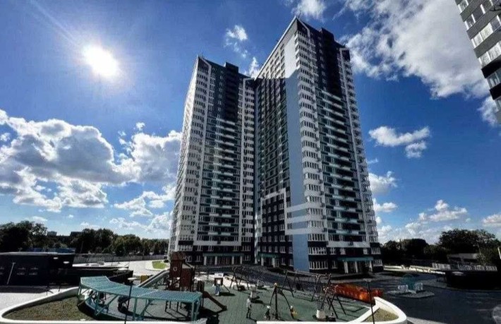 1 комн. ликвидная в сданном доме в ЖК "Скай сити" на ул.Варненской - фото 1