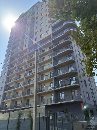 ТРЕХКОМНАТНАЯ  КВАРТИРА дом Бизнес класса ЖК Милос с ремонтом - фото 1