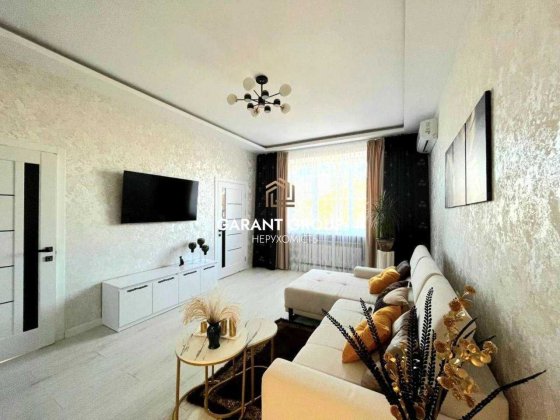 Трикімнатна квартира / Приморський район Одесса