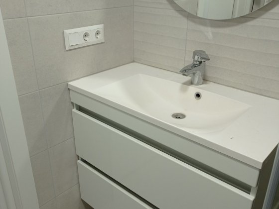 Продам 2к метро Салтівська.4/9. Євроремонт.39900 Харьков