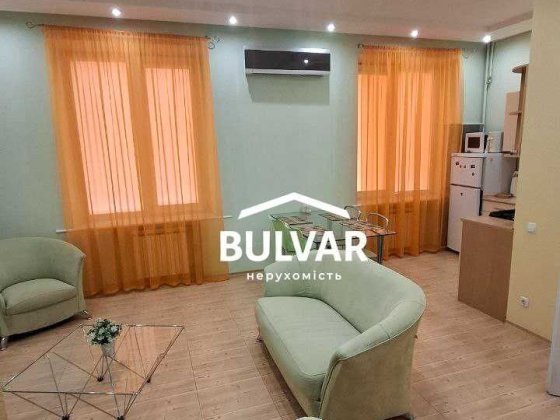 ЭЛИТНАЯ СТАЛИНКА ж/б, лифт.  3 к.кв. - 69 м2 ул. Кооперативная, 5 Харків