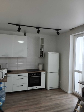 Продам 1 комн. квартиру с ремонтом, мебелью и техникой ЖК Птичка РА - фото 1