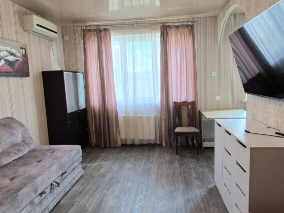 Продам 3-комнатную квартиру,  рядом с метро Харьков