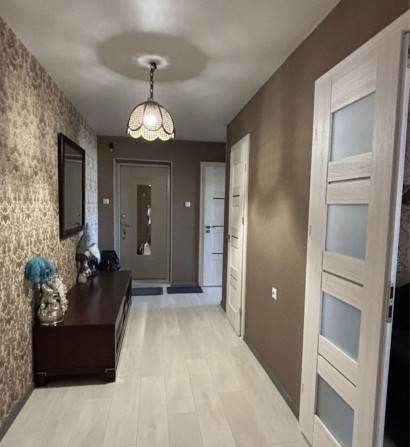 Продам 3 кімнатну в цегляному будинку - фото 1