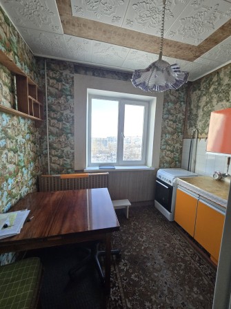 Продам 2 к.квартиру біля ринку"Дніпро" - фото 1