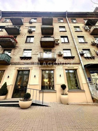 Центр бульвар Тараса Шевченка, 10 Сталінка Бессарабська площа - фото 1