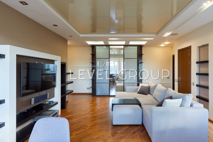 3К Юрківська 28  72м Поділ Метро Тараса Шевченка - фото 1