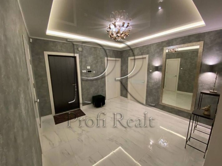 Простора 3 кімн. квартира з ремонтом за адресою С.Данченко, 3 - фото 1